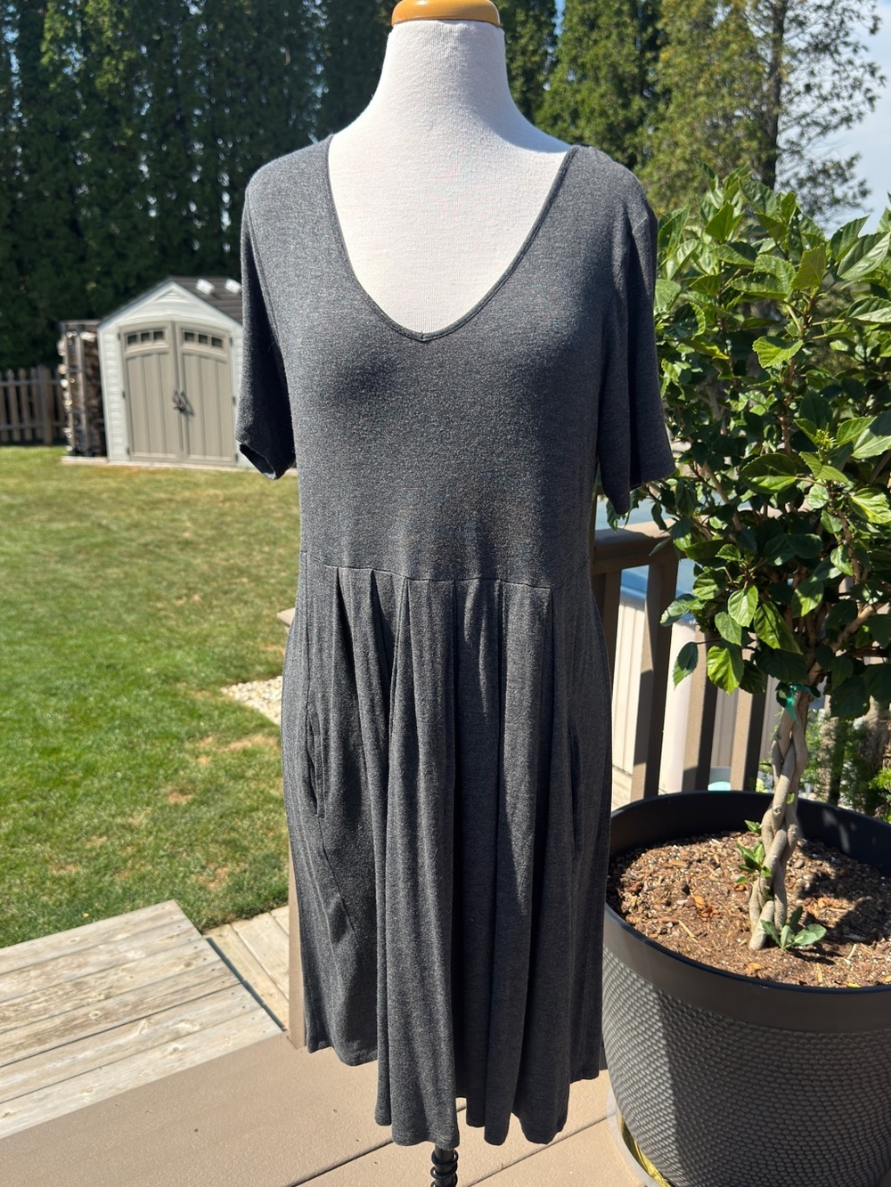Grace & Lace Heather Gray V‑Neck Midi Dress with pockets Sz M
